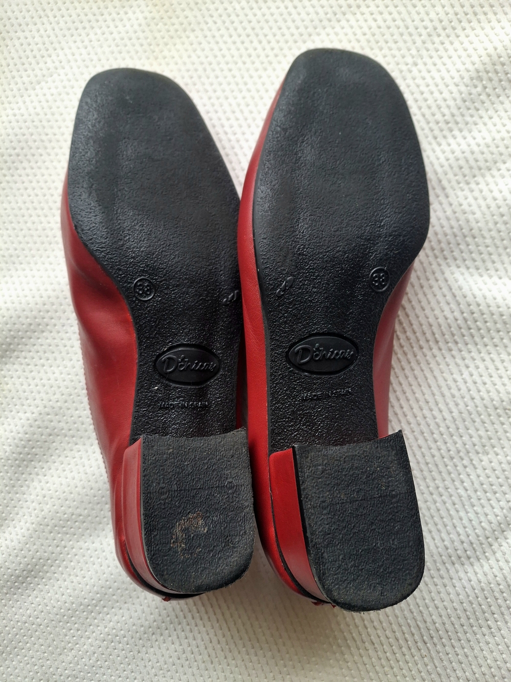 Red leather D'Chicas low-heeled loafers, size 7,5 - Picture 5 of 7